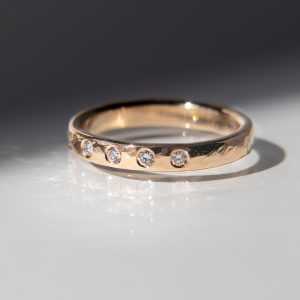 Anello in Oro Rosa con Diamanti